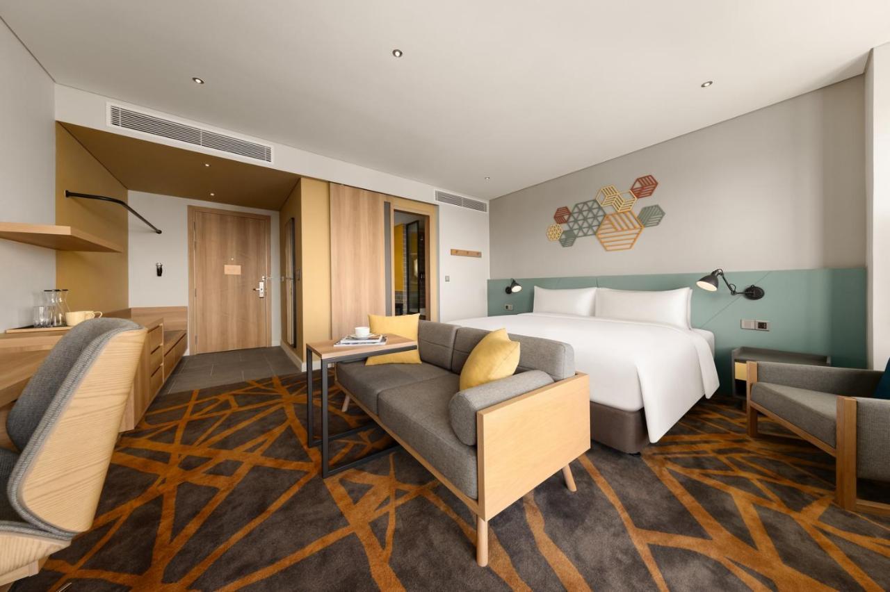 Hiive By Fusion Binh Duong - Vsip 1 Hotel Thuan An Bagian luar foto