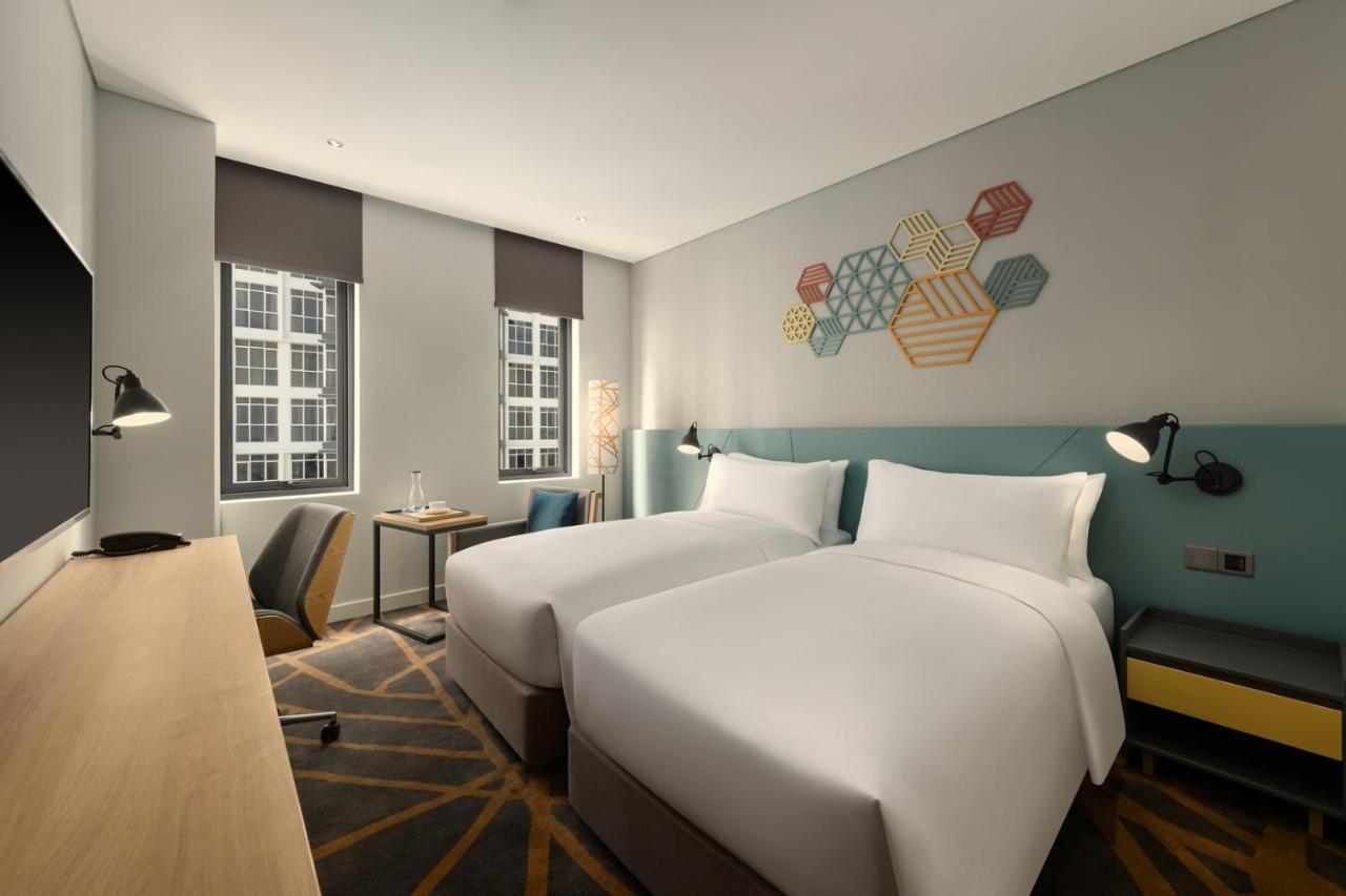 Hiive By Fusion Binh Duong - Vsip 1 Hotel Thuan An Bagian luar foto